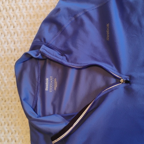 Reebok long sleeve women's workout top - Picture 2 of 3